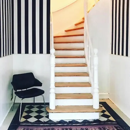 Personal On Beautiful Aero Semesterbostad